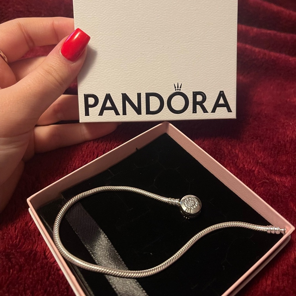 Pandora Moments sparkling crown snake chain charm bracelet size 9